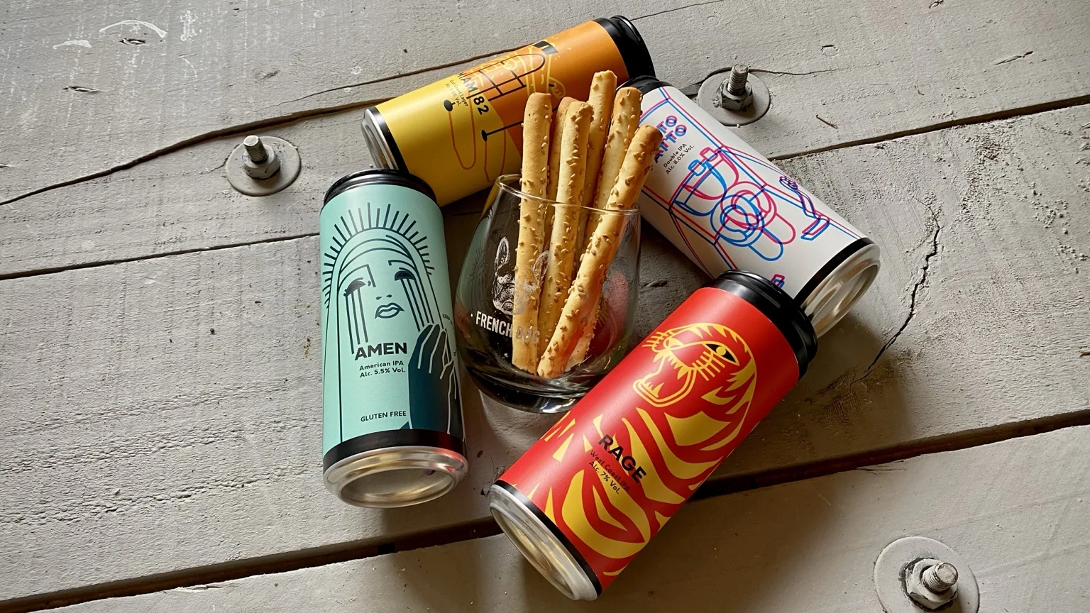 クラフトビール4本とグリッシーニを組み合わせたSHACHIのセレクトイメージ